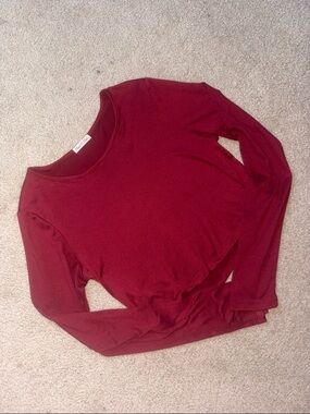 Heart & Hips Long Sleeve Crewneck Top - Burgundy